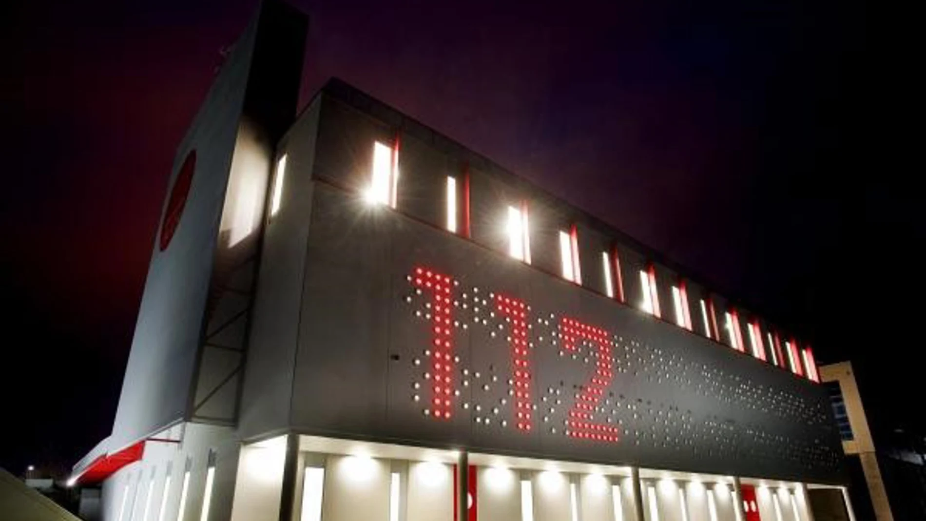 Sucesos.- Un tren de mercancías descarrila en As Neves (Pontevedra) y su maquinista queda atrapado