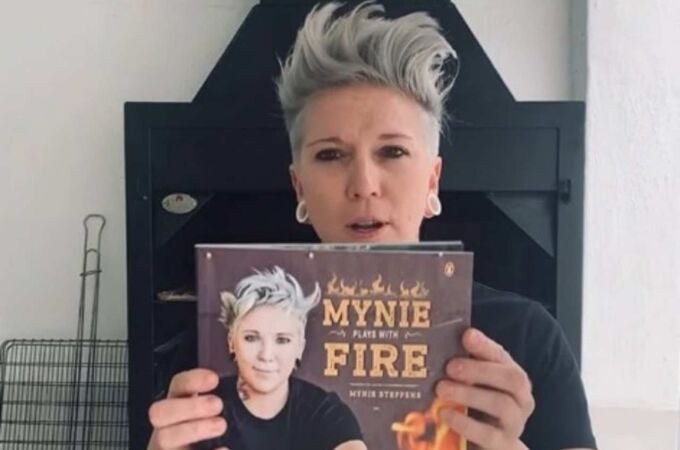 La trágica muerte de Mynie Steffens, chef y presentadora sudafricana, en accidente de helicóptero, a los 43 años La trágica muerte de Mynie Steffens, chef y presentadora sudafricana, en accidente de helicóptero, a los 43 años