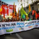 AMP.- Unos 8.500 docentes se manifiestan en Barcelona según el Ayuntamiento, 30.000 según los convocantes