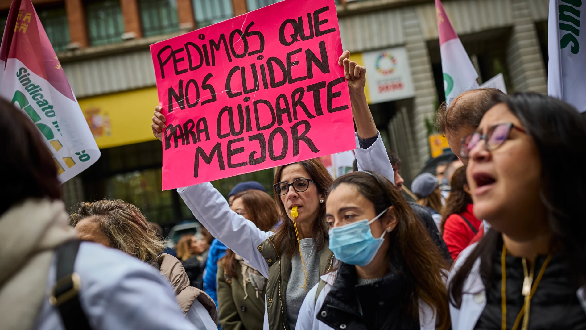 Manifestación de médicos convocada en Madrid por los sindicatos CESM y SMA para protestar por la propuesta de reforma del estatuto marco que regula las condiciones laborales del personal del Sistema Nacional de Salud © Alberto R. Roldán / Diario La Razón 15 11 2025