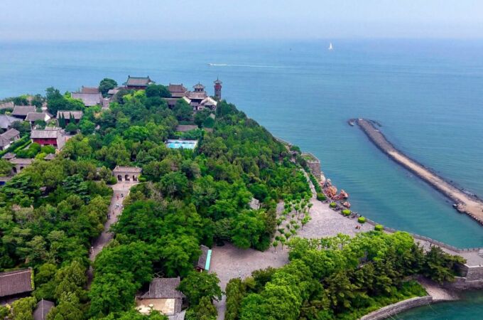 Penglai, provincia de Shandong (China), donde pretende llegar el túnel submarino más largo del mundo Penglai, provincia de Shandong (China), donde pretende llegar el túnel submarino más largo del mundo
