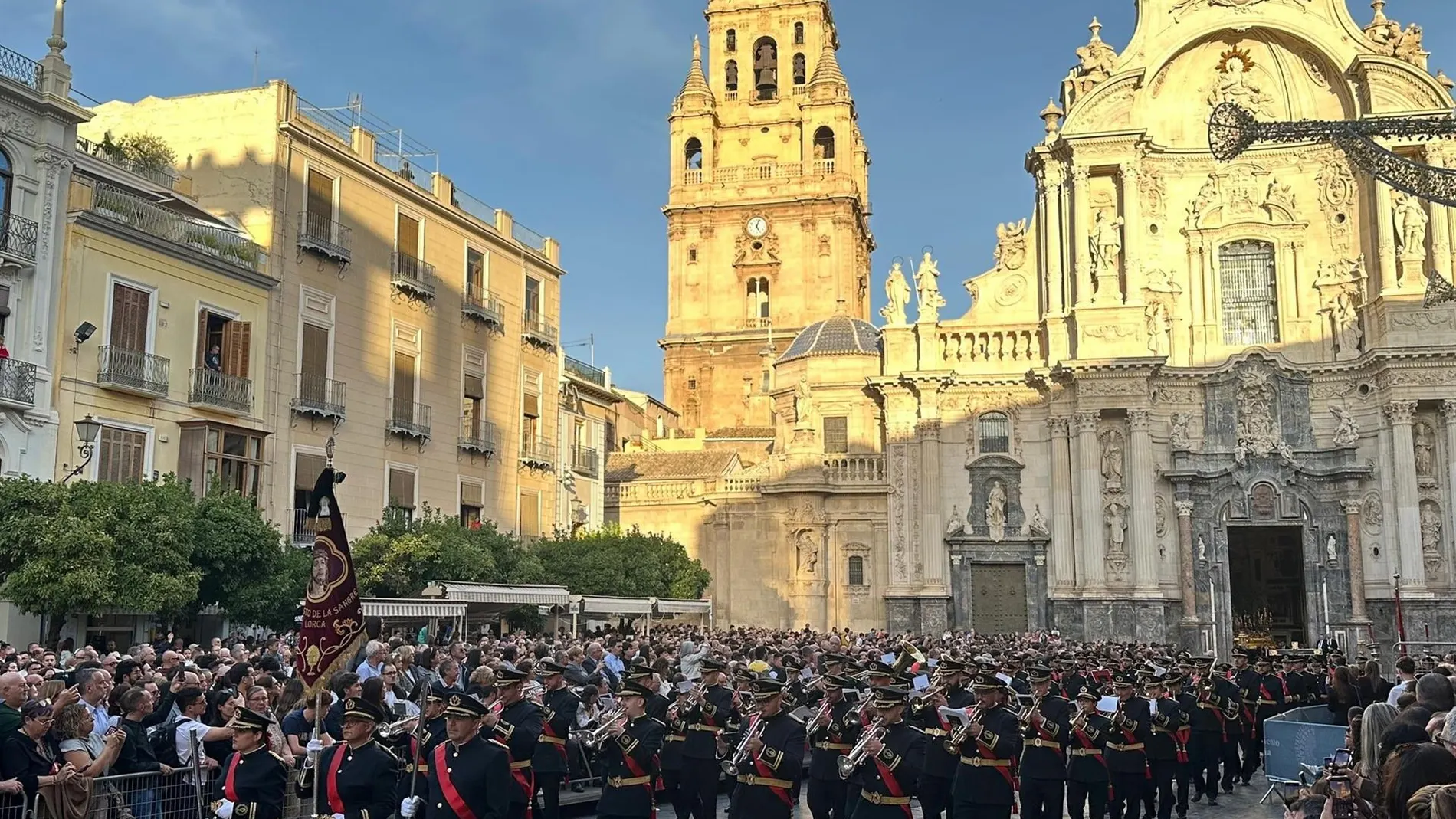 MURCIA.-Los 14 pasos de la Magna Procesión Jubilar recorren un abarrotado centro de Murcia