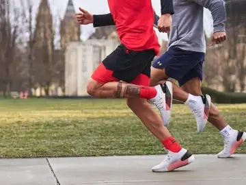 Las tres zapatillas que los más activos están comprando: confort total y grandes descuentos en Adidas, Puma y Under Armour Las tres zapatillas que los más activos están comprando