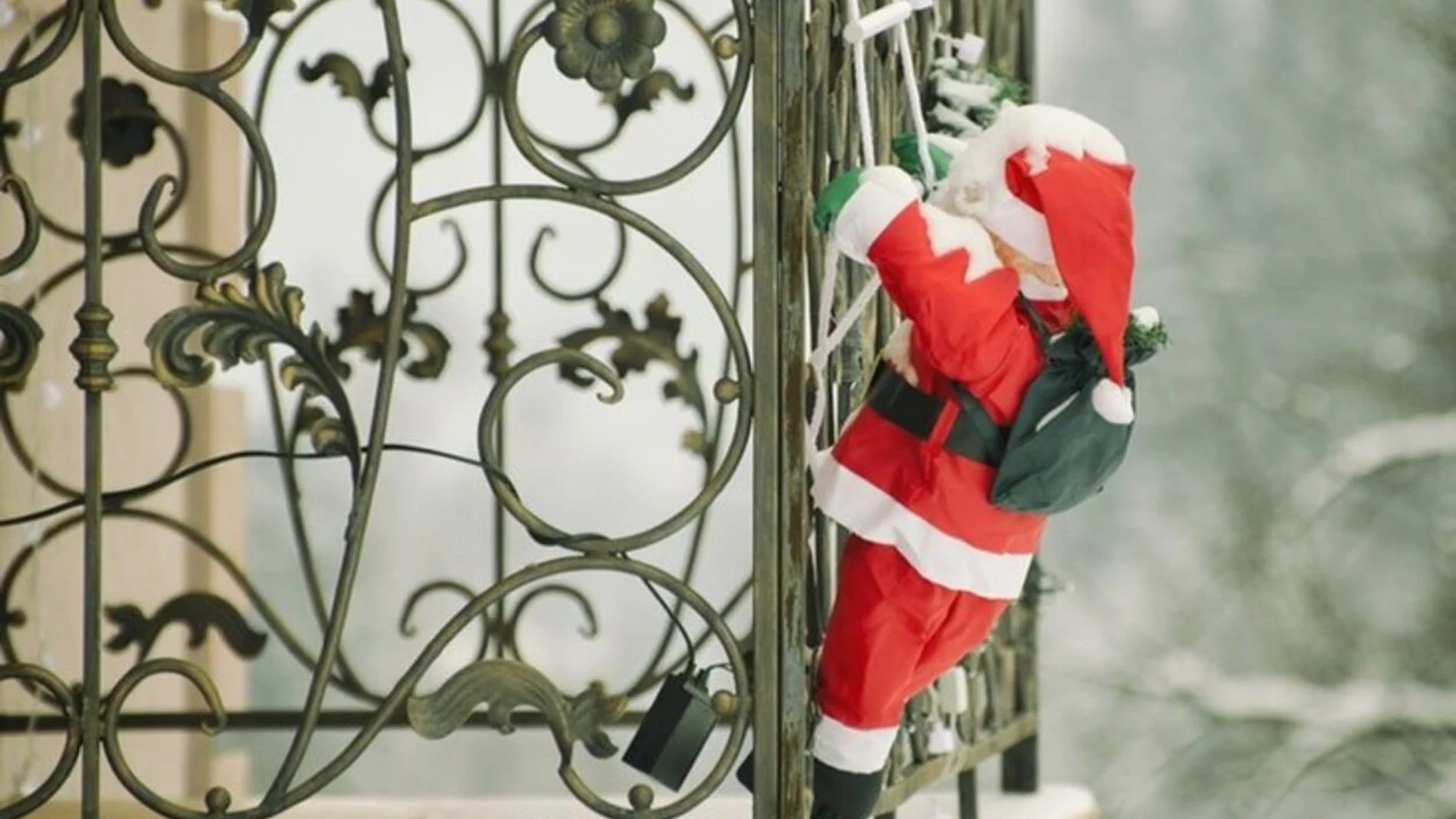 ¿Puedes poner adornos de Navidad en el balcón? Esto dice la nueva modificación de la Ley de Propiedad Horizontal