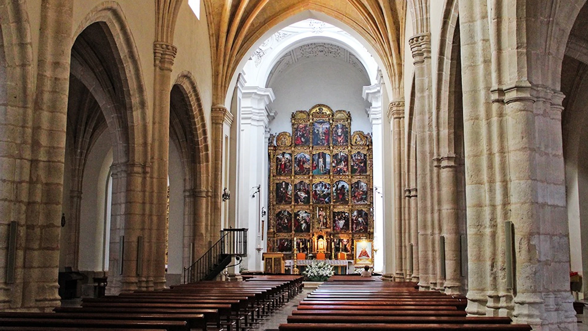 La iglesia de San Juan Bautista y su impresionante retablo