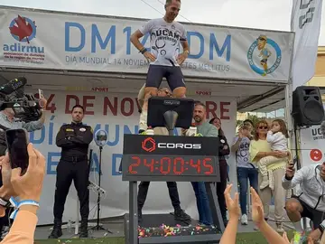 MURCIA.-Germán Romera suda durante 24 horas y completa 157 kilómetros en cinta de correr para dar visibilidad a la diabetes MURCIA.-Germán Romera suda durante 24 horas y completa 157 kilómetros en cinta de correr para dar visibilidad a la diabetes