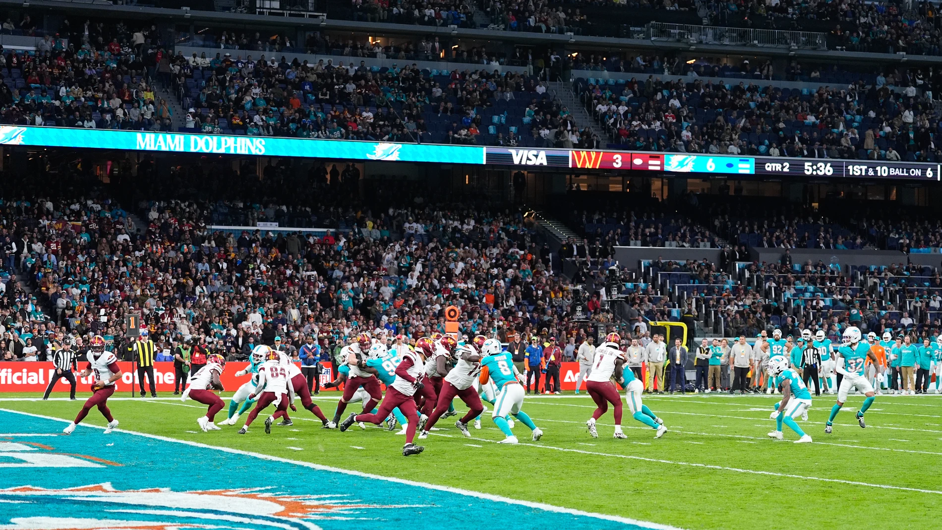 General view of Miami Dolphins and Washington Commanders players during the National Football League (NFL) 2025 Madrid Game, match played between Miami Dolphins and Washington Commanders at Bernabeu stadium on November 16, 2025, in Madrid, Spain. AFP7 16/11/2025 ONLY FOR USE IN SPAIN