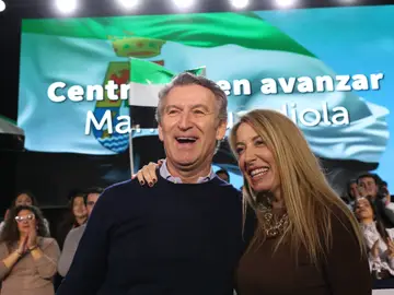 Feijóo articipa junto a María Guardiola en un acto en Lobón (Badajoz) -FOTODELDIA- LOBÓN (BADAJOZ) 16/11/2025.- El presidente del Partido Popular, Alberto Núñez Feijóo junto a María Guardiola durante un acto público en la localidad pacense de Lobón este domingo. EFE/ Jero Morales