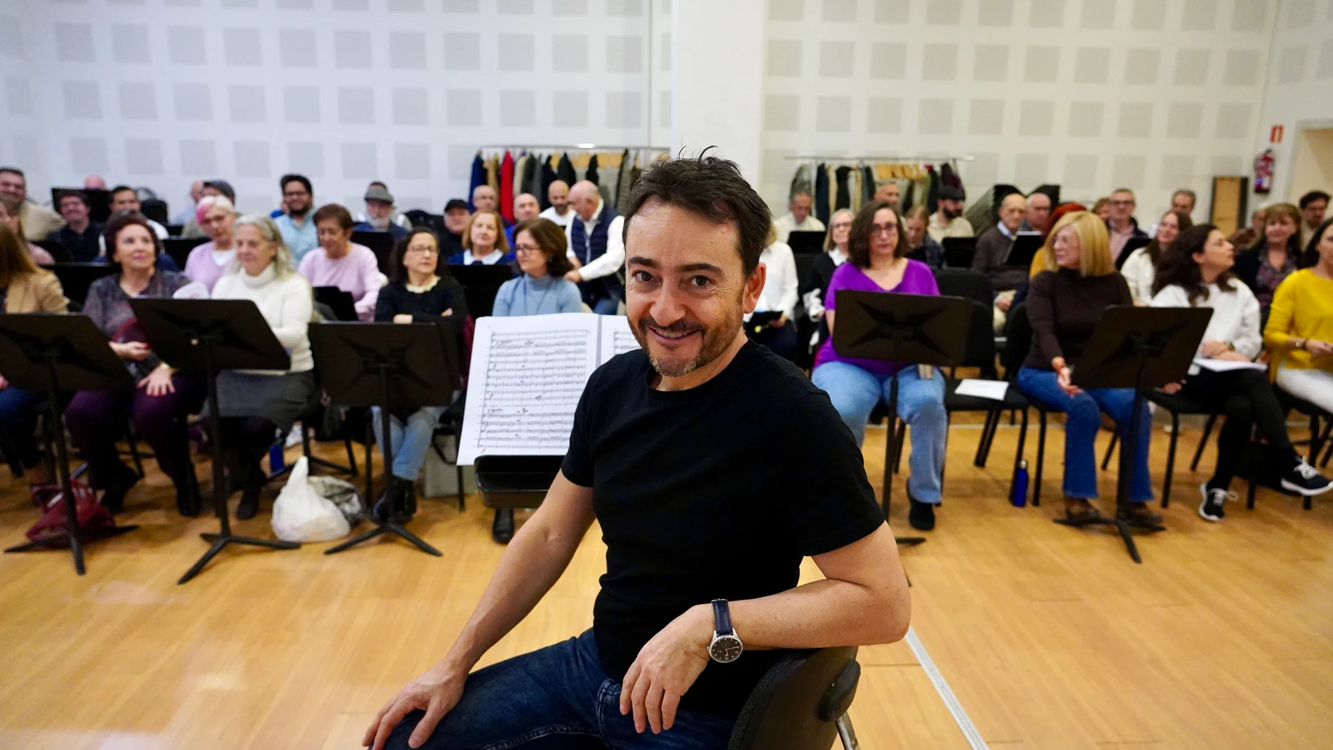 El vallisoletano Sergio Domínguez, al frente del coro