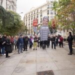 Familiares de víctimas de la dana se concentran ante al Congreso al grito de "Mazón asesino" y "PP criminal"