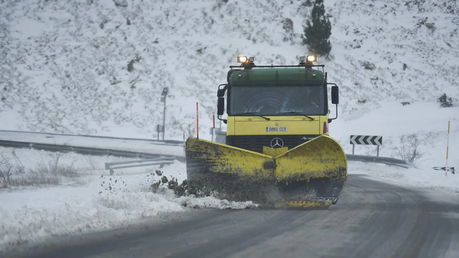 El Ayuntamiento inicia la campaña de entrega gratuita de sal ante posibles heladas