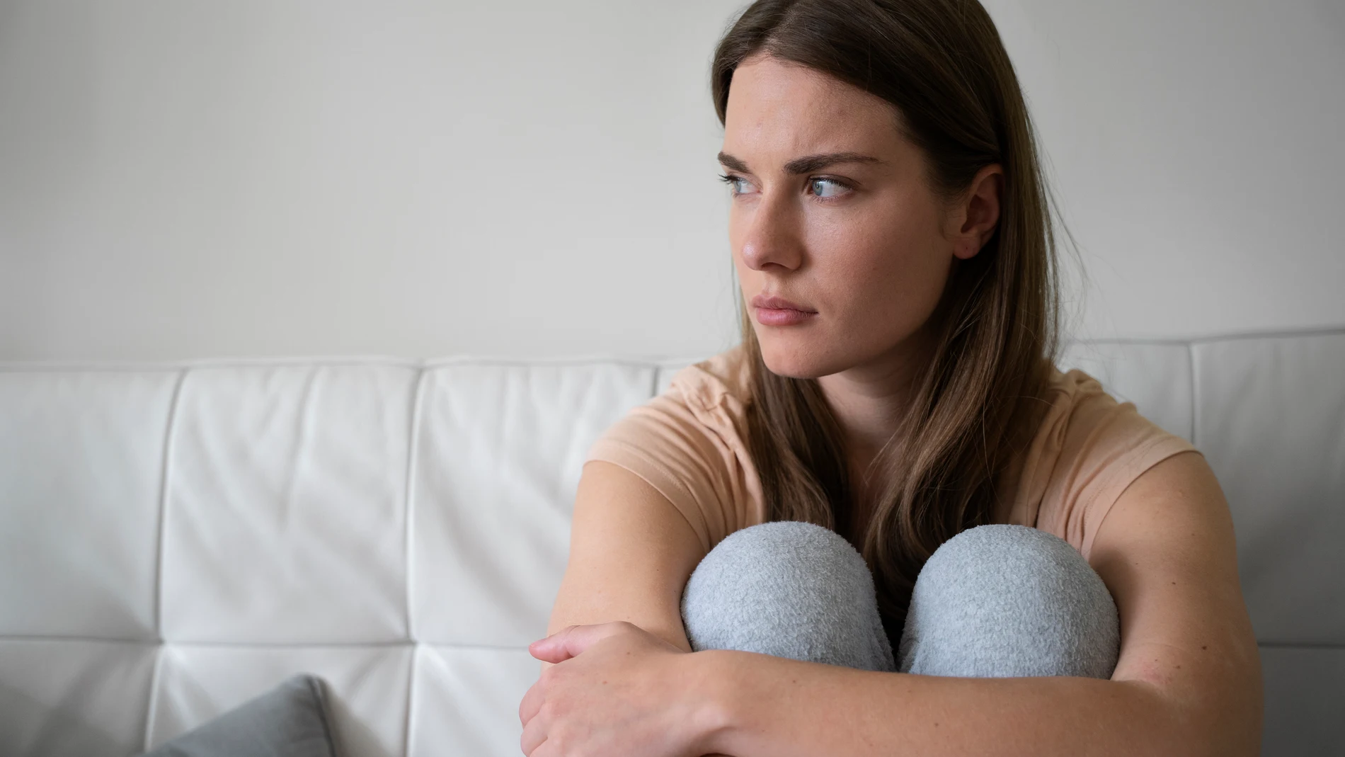 Este es el color eligen para vestir las personas con baja autoestima, según la psicología