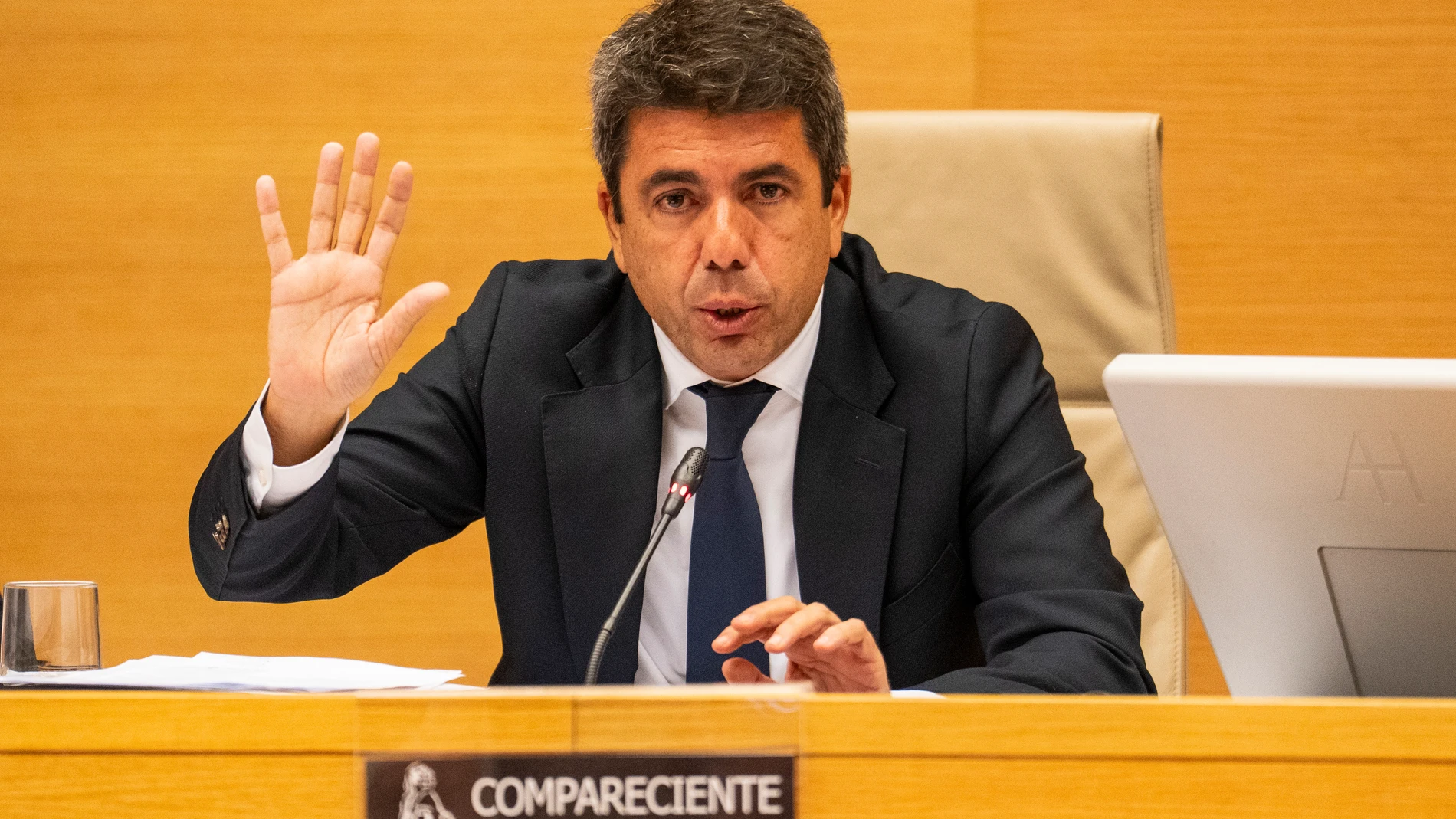 El presidente valenciano en funciones, Carlos Mazón, comparece en el Congreso