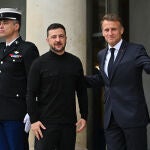 Ucrania.- Zelenski y Macron acuerdan que Ucrania compre un centenar de cazas franceses para los pr&oacute;ximos diez a&ntilde;os