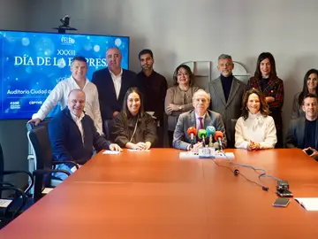 El presidente de la Federación Leonesa de Empresarios, Juan María Vallejo, da a conocer a los galardonados con la distinción de Menciones Especiales que concede la patronal con motivo del Día de la Empresa 2025 El presidente de la Federación Leonesa de Empresarios, Juan María Vallejo, da a conocer a los galardonados con la distinción de Menciones Especiales que concede la patronal con motivo del Día de la Empresa 2025