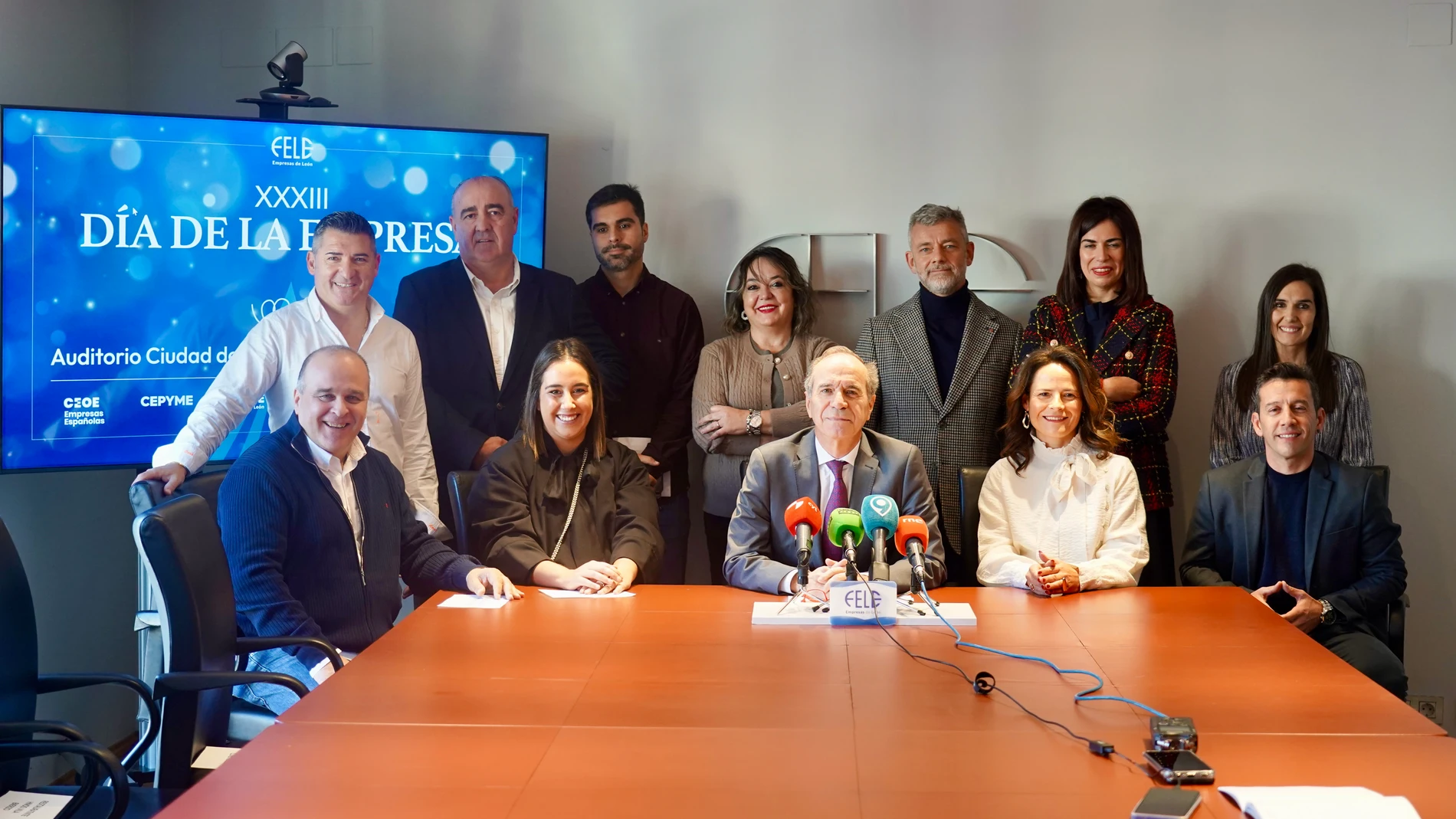 El presidente de la Federación Leonesa de Empresarios, Juan María Vallejo, da a conocer a los galardonados con la distinción de Menciones Especiales que concede la patronal con motivo del Día de la Empresa 2025