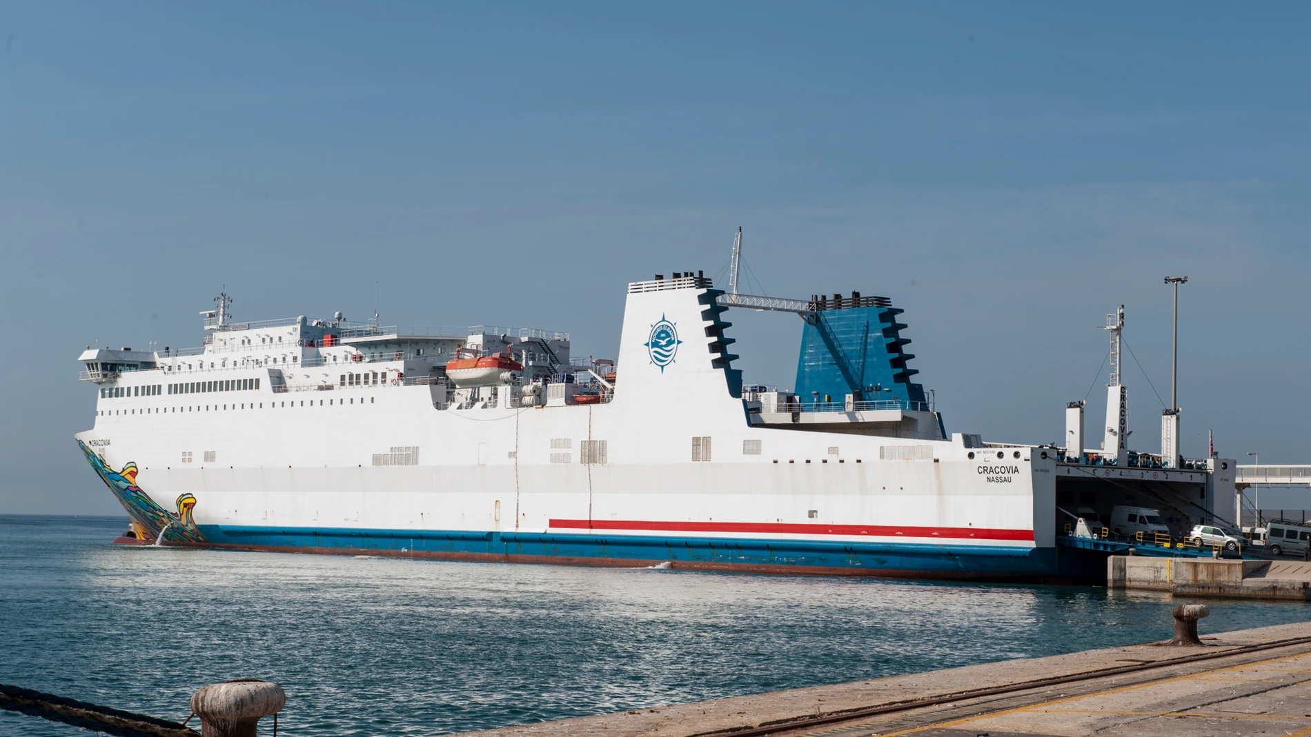 El número de pasajeros y vehículos que viajan de Argelia a Alicante ha aumentado en los últimos doce meses