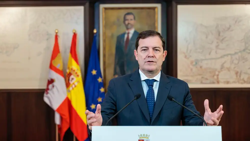 El presidente de la Junta, Alfonso Fernández Mañueco, durante la declaarción instucional