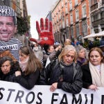 Manifestación de las víctimas de la dana en el Congreso donde comparece el presidente de la Generalitat valenciana en funciones Carlos Mazón