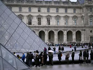 Francia.- El Museo del Louvre de París cierra por precaución una galería por "debilidades estructurales" Francia.- El Museo del Louvre de París cierra por precaución una galería por "debilidades estructurales"