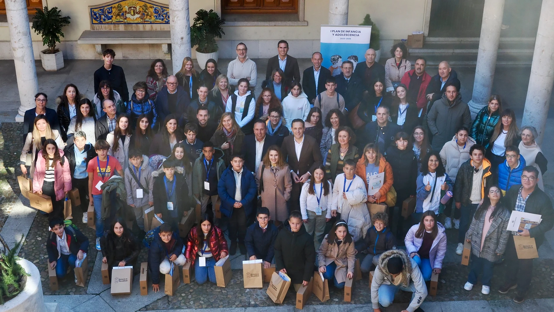 El presidente de la Diputación de Valladolid, Conrado Íscar, preside la constitución del Consejo Provincial de Infancia y Adolescencia que se celebra con motivo del Día Mundial de la Infancia.
