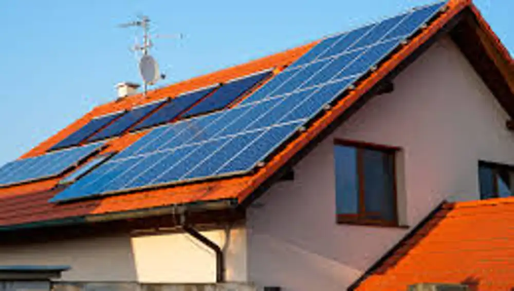 Combinación de bomba de calor aire-agua con paneles fotovoltaicos
