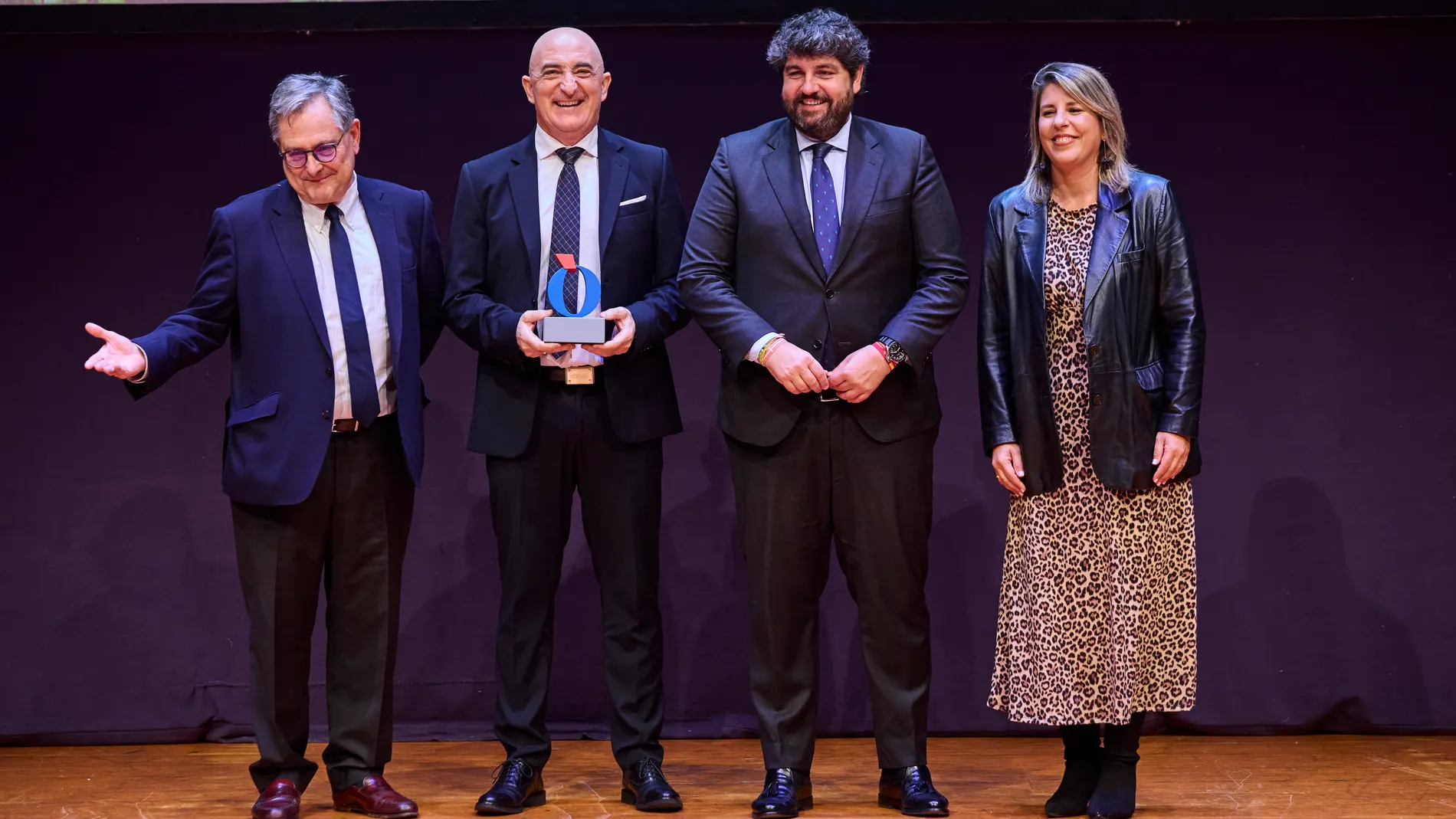 El director general de Patatas Rubio, Rodrigo Fernández Ortega, recogió el Premio concedido por LA RAZÓN
