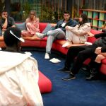 Los concursantes de 'Gran Hermano 20' durante la discusión entre Íñigo y Aroa