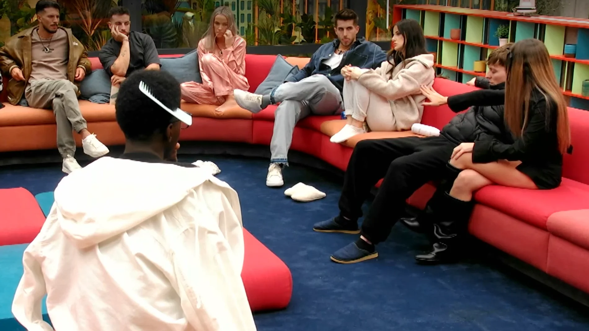 Los concursantes de 'Gran Hermano 20' durante la discusión entre Íñigo y Aroa