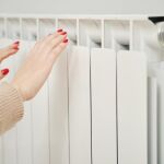 Ni apagar los radiadores ni purgarlos: la herramienta que todos tenemos en casa que hace que funcionen mejor