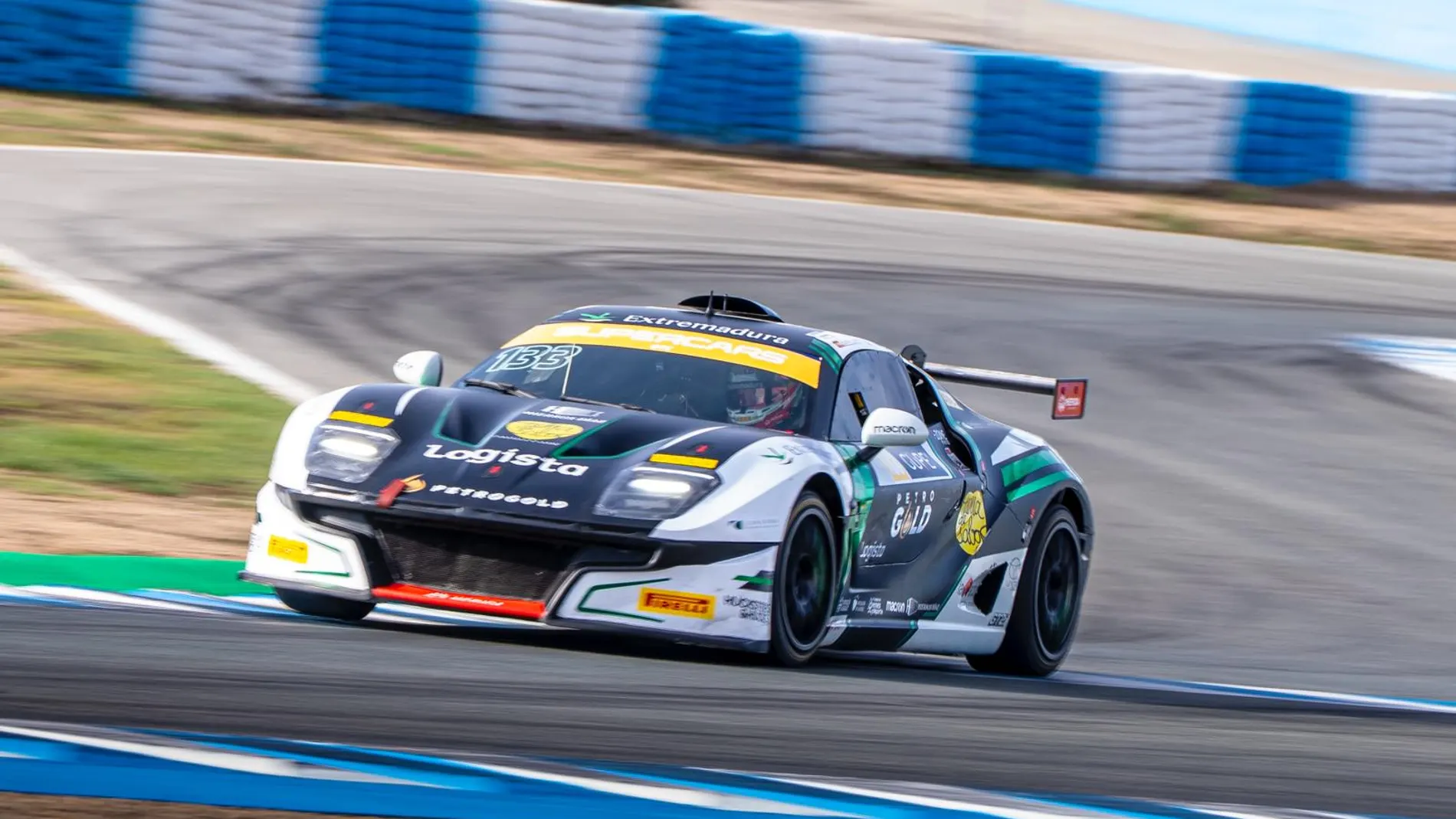 Alejandro Iribas, campeón de España de Supercars