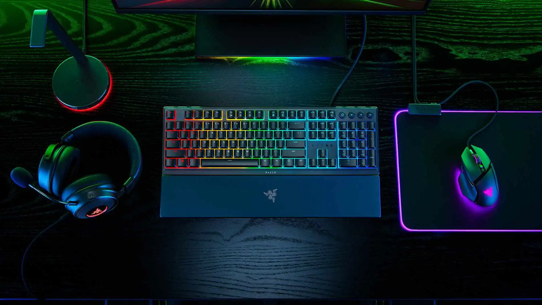 El teclado Razer Ornata V3 es muy fino y las teclas tienen sonido de clic