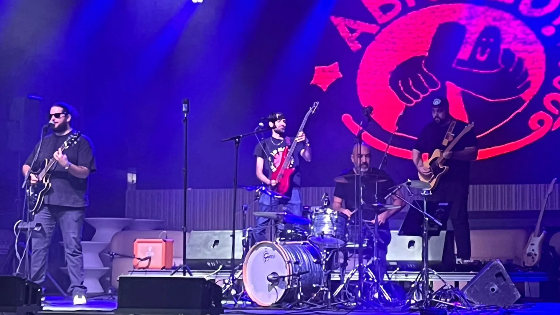 El grupo Abrazo dio un concierto en la sala Baltimore Live de Alicante a modo de prueba