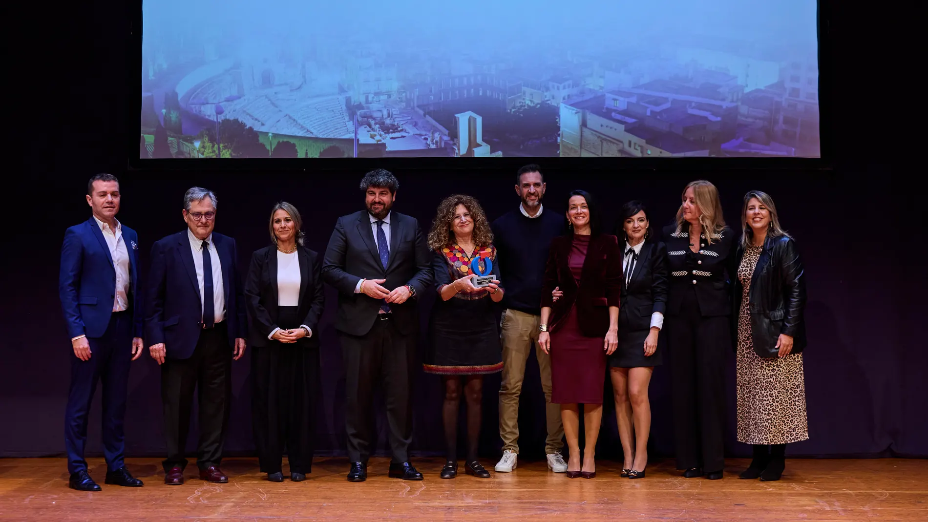 María Lucía Díaz Carcelén recogió el galardón otorgado a la Red de Centros de Educación Especial de la Región de Murcia