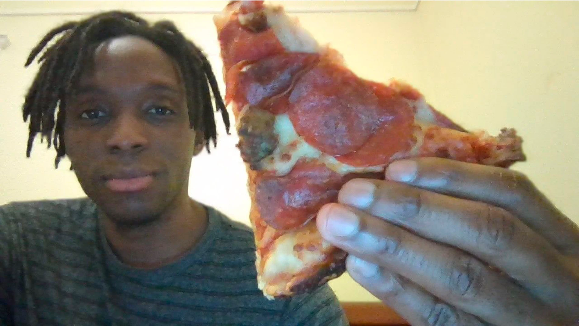 Sam Udotong, cofundador de Fireflies, en los inicios de la compañía