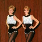 Las gemelas Kessler en una foto de la revista 'TV Sorrisi e Canzoni', en 1965