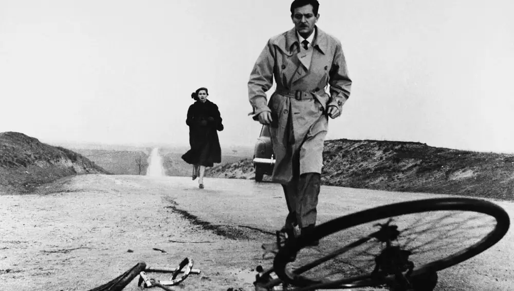 Escena de «Muerte de un ciclista», cinta producida por Suevia Films