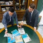 El presidente de la Diputación Provincial de Almería, Javier Aureliano García, junto al vicepresidente segundo de la institución, Fernando Giménez