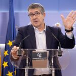 Patxi López: "Hemos pasado del 'divorcio duro' de Feijóo a 'la maté porque era mía' del alcalde de Alpedrete"