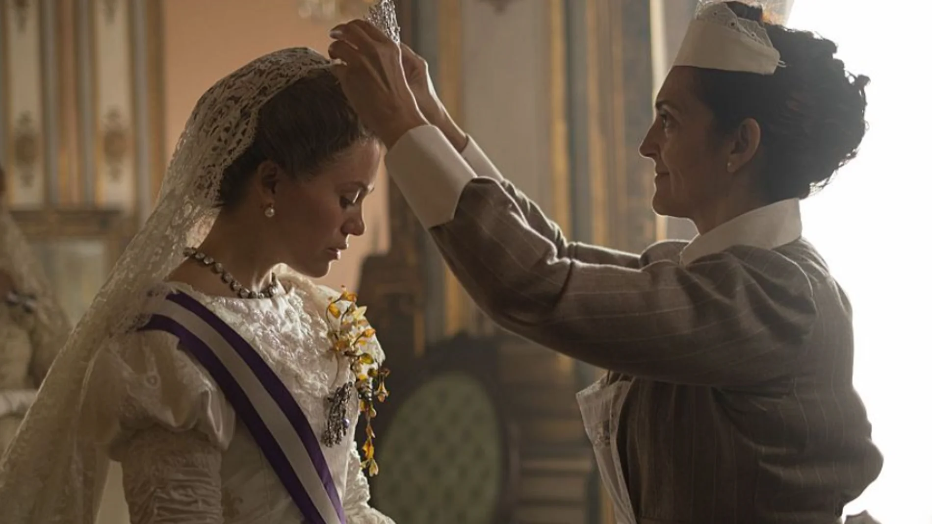 Kimberly Tell se mete en la piel de Victoria Eugenia en 'Ena'