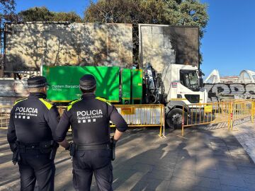 Dos heridos y seis barracas quemadas en el incendio de un asentamiento en Barcelona