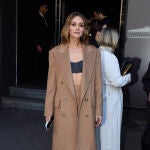 Olivia Palermo con look de oficina.