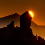 La ruta en España que sube hasta un gigante de 80 metros y un paisaje que parece de otro mundo