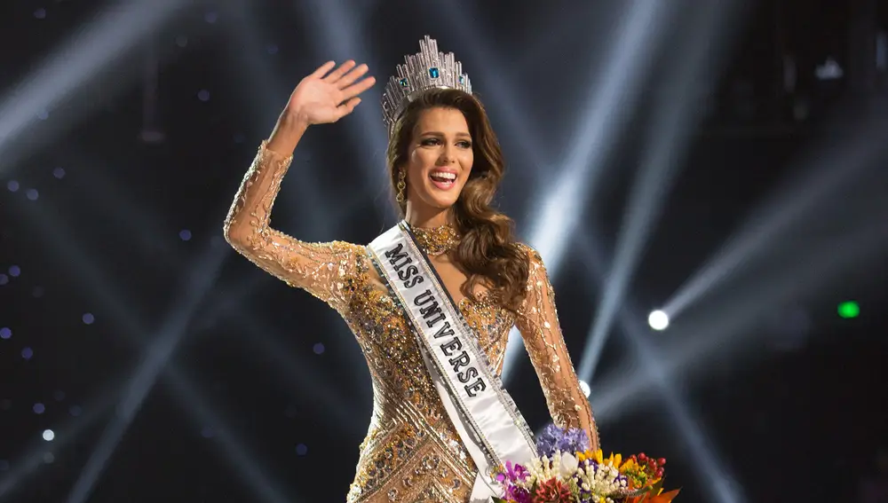 La francesa Iris Mittenaere tras ser coronada Miss Universo 2016