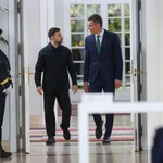 El presidente del Gobierno, Pedro Sánchez, recibe al presidente ucraniano, Volodímir Zelenski.