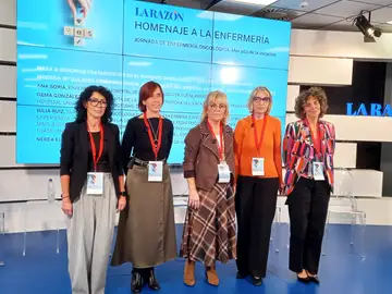 Ana Soria, Gema González, Mª Dolores Pérez, Julia Ruiz y Nerea Elizondo Ana Soria, Gema González, Mª Dolores Pérez, Julia Ruiz y Nerea Elizondo