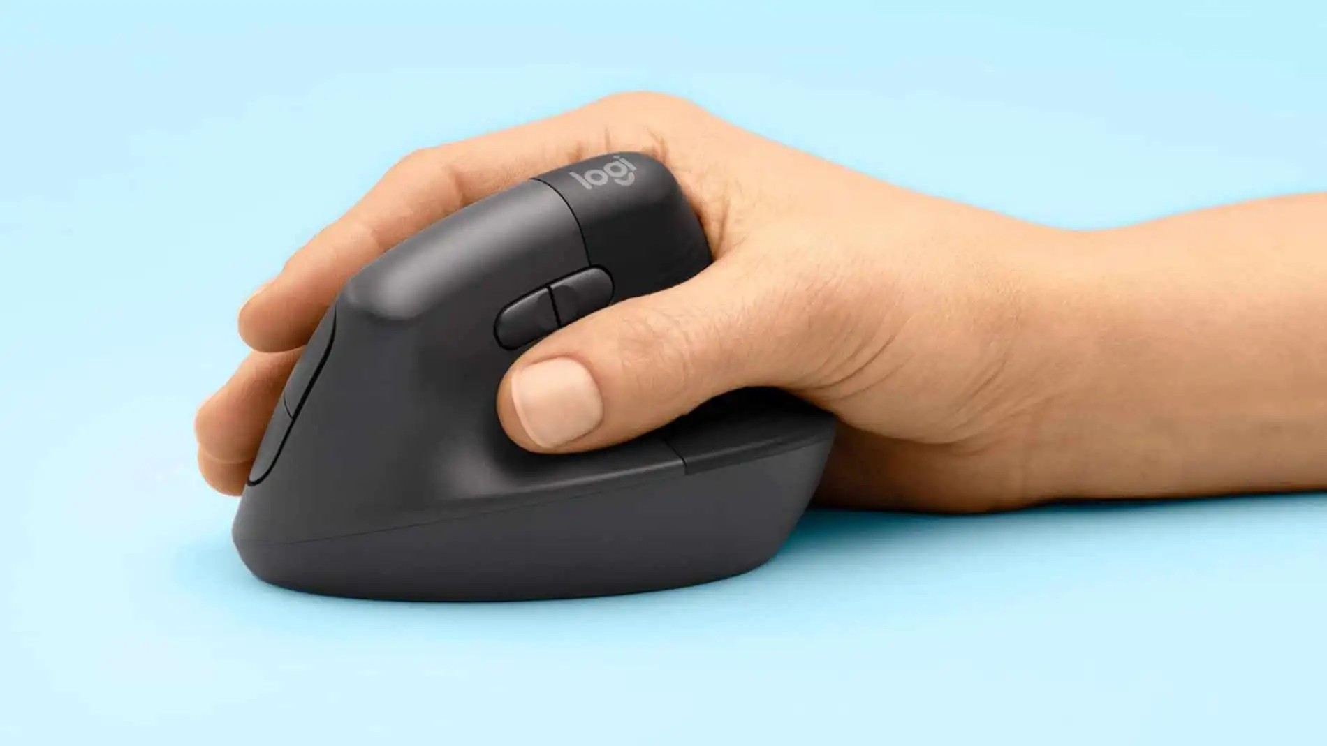 El ratón Logitech Lift funciona con una pila AA