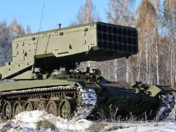 El nuevo lanzallamas pesado de Rusia puede destruir todos los soldados, drones y fortificaciones en 40.000 m² en segundos. El nuevo lanzallamas pesado de Rusia puede destruir todos los soldados, drones y fortificaciones en 40.000 m² en segundos.