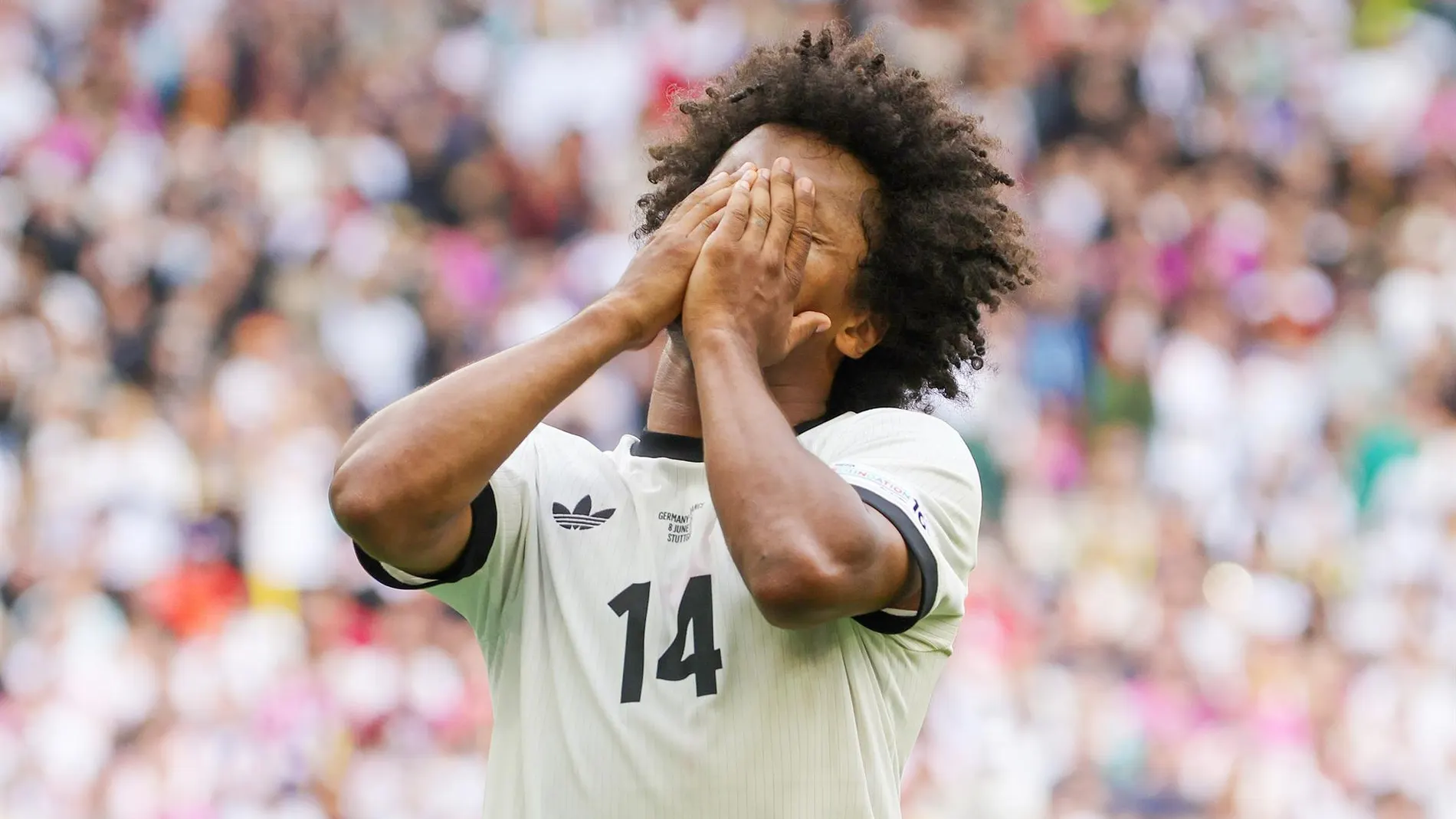 Fútbol.- Adeyemi pide disculpas tras conocerse su sanción por tenencia ilícita de armas: "No estuve a la altura"