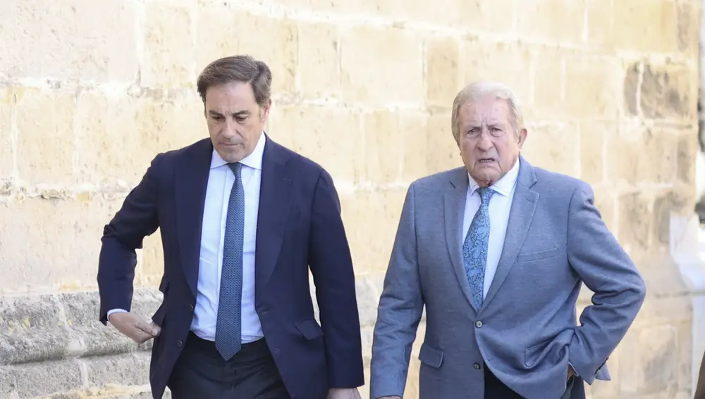 Miguel Báez "El litri" en el funeral de Álvaro Domecq